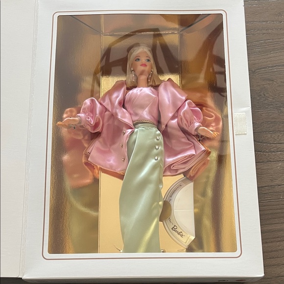 Barbie Classique Collection in Pink and Green Evening Sophisticate - Picture 2 of 4